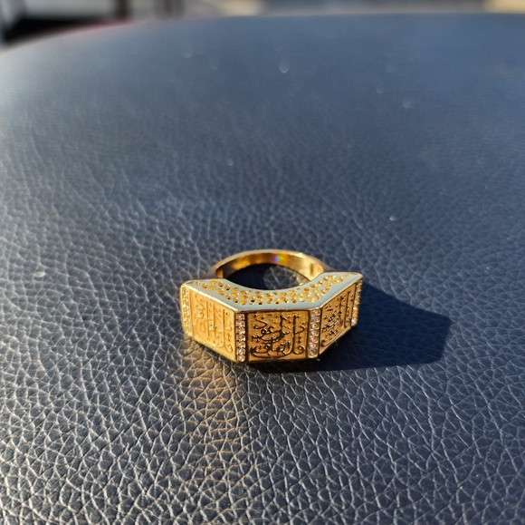 Sold!! Ring - Picture 6 of 6